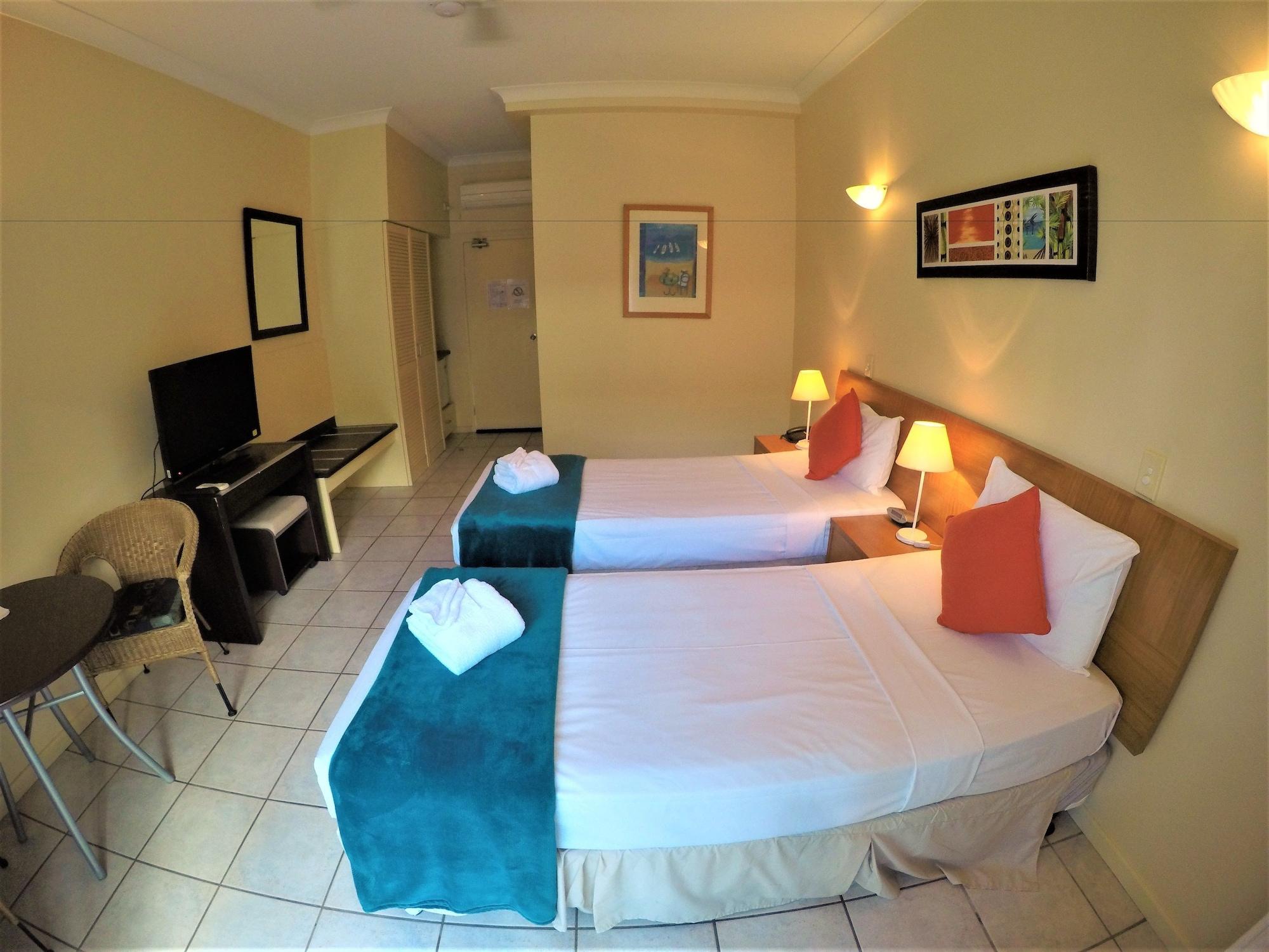 קאירנס Crystal Garden Resort & Restaurant מראה חיצוני תמונה