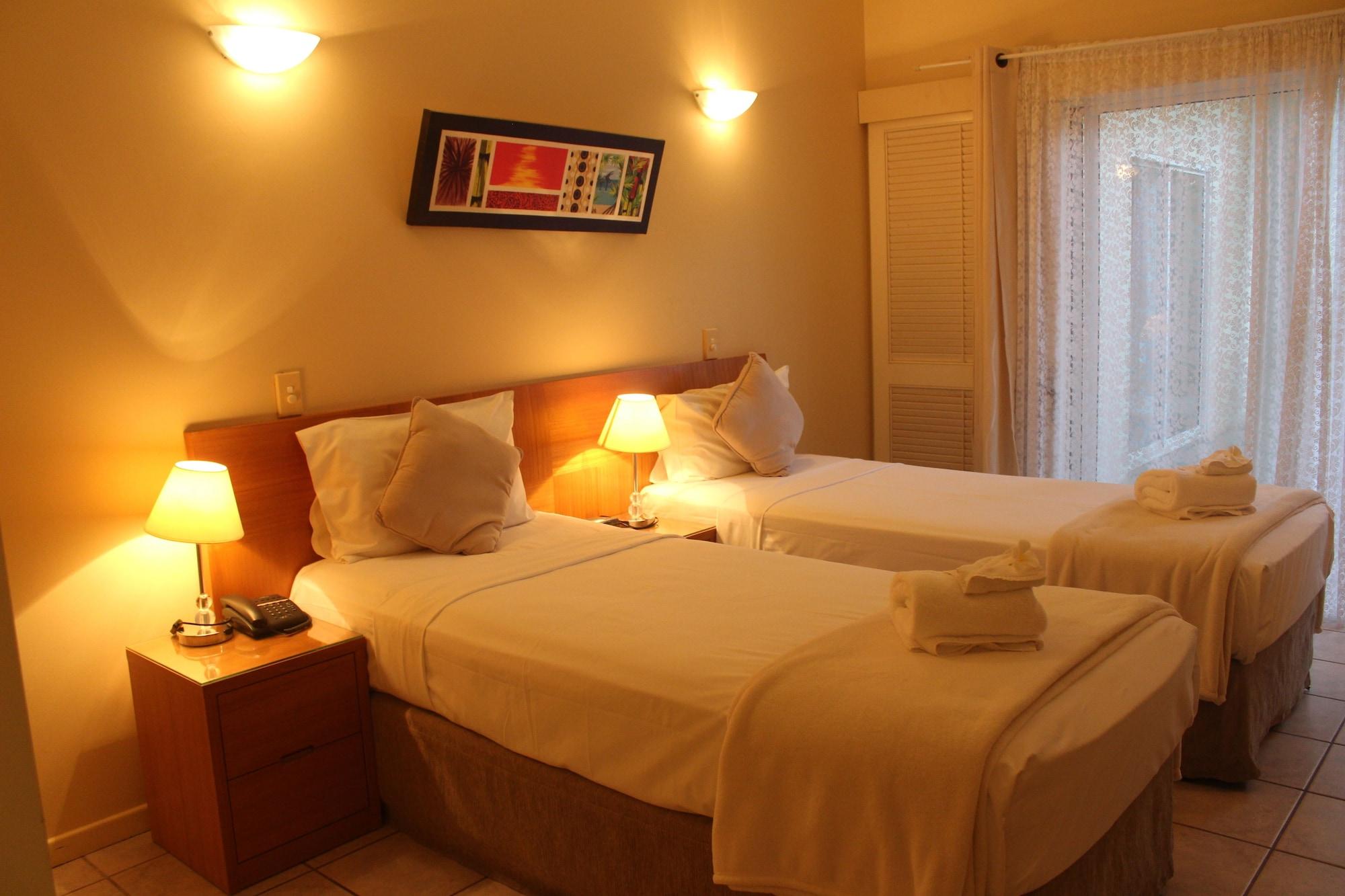 קאירנס Crystal Garden Resort & Restaurant מראה חיצוני תמונה