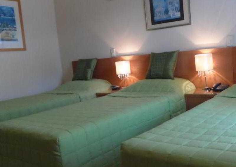 קאירנס Crystal Garden Resort & Restaurant מראה חיצוני תמונה